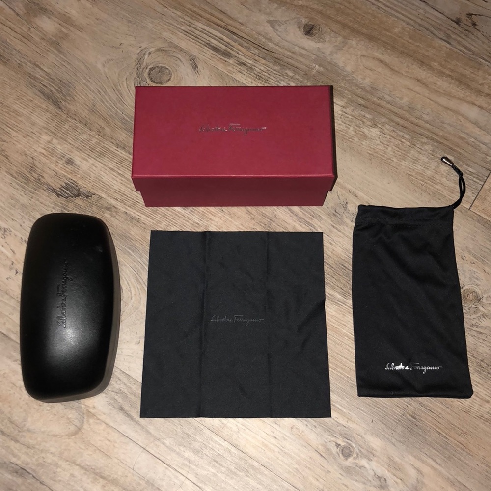 Salvatore FERRAGAMO sun glass hard case & box